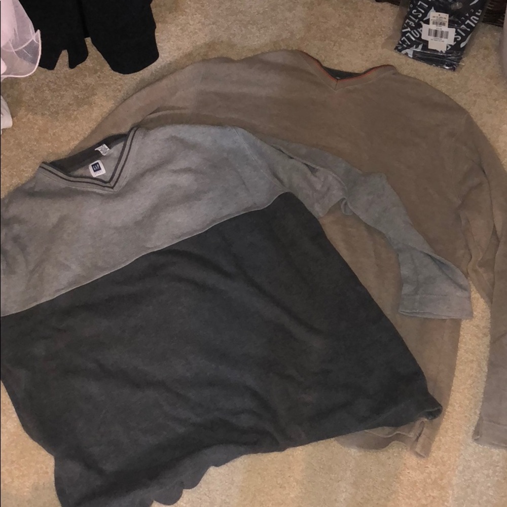 2 sweaters from gap men’s